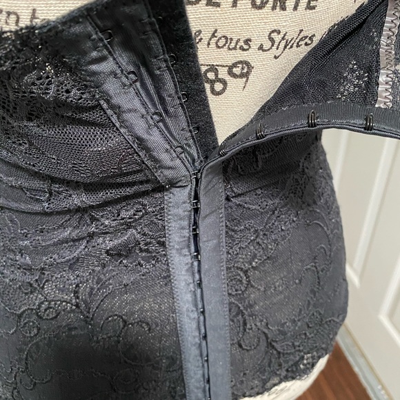 Woman’s top - Picture 5 of 7